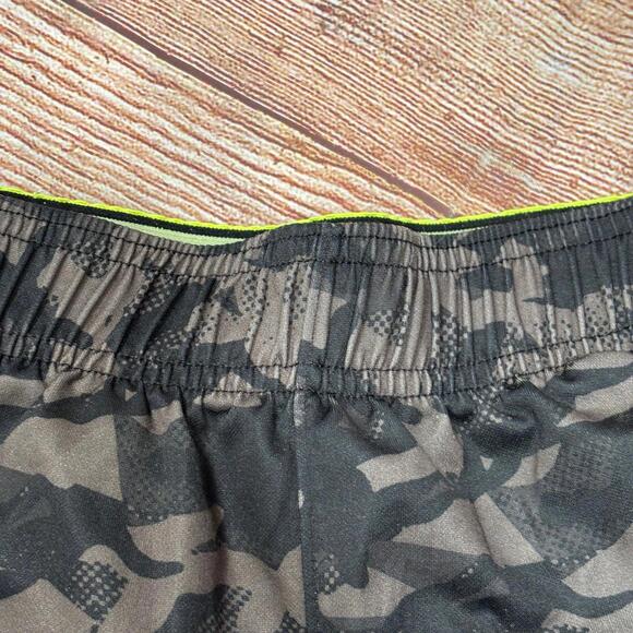 Champion Boys' Camo Athletic Shorts with Neon Accents Medium - Picture 4 of 6